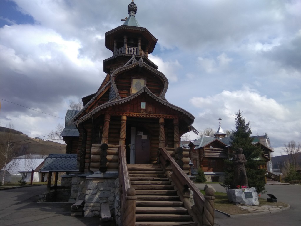 Храм в честь преподобного Макария Алтайского (Глухарева)